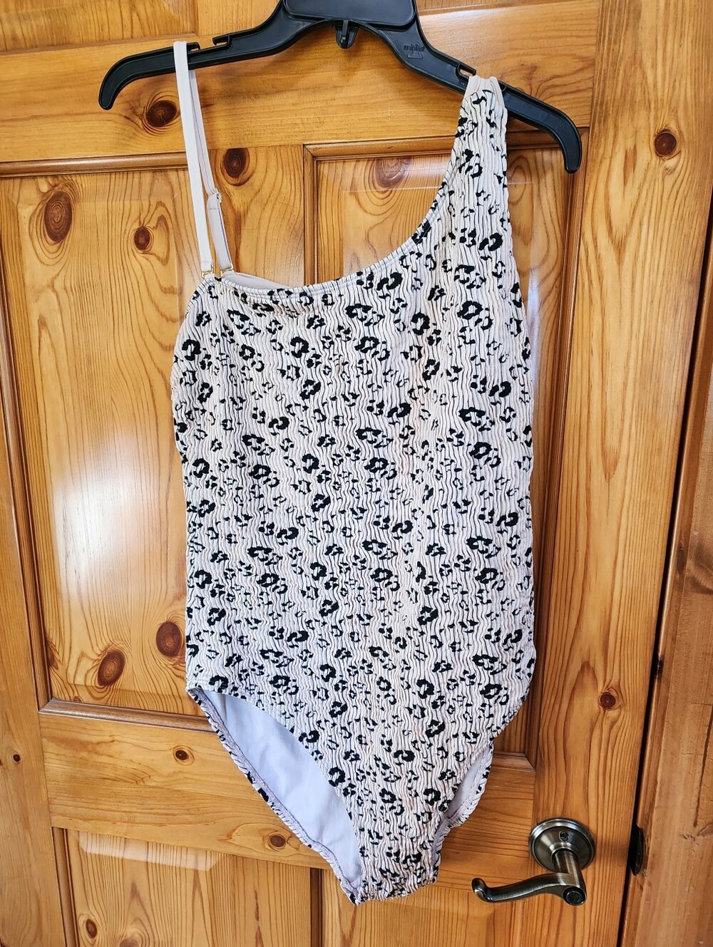 Time and Tru Black and Beige One-Shoulder Animal-Print Bodysuit, Xl
